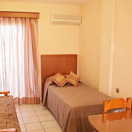 Hotell Sandys And Log Psalidi (Kos)